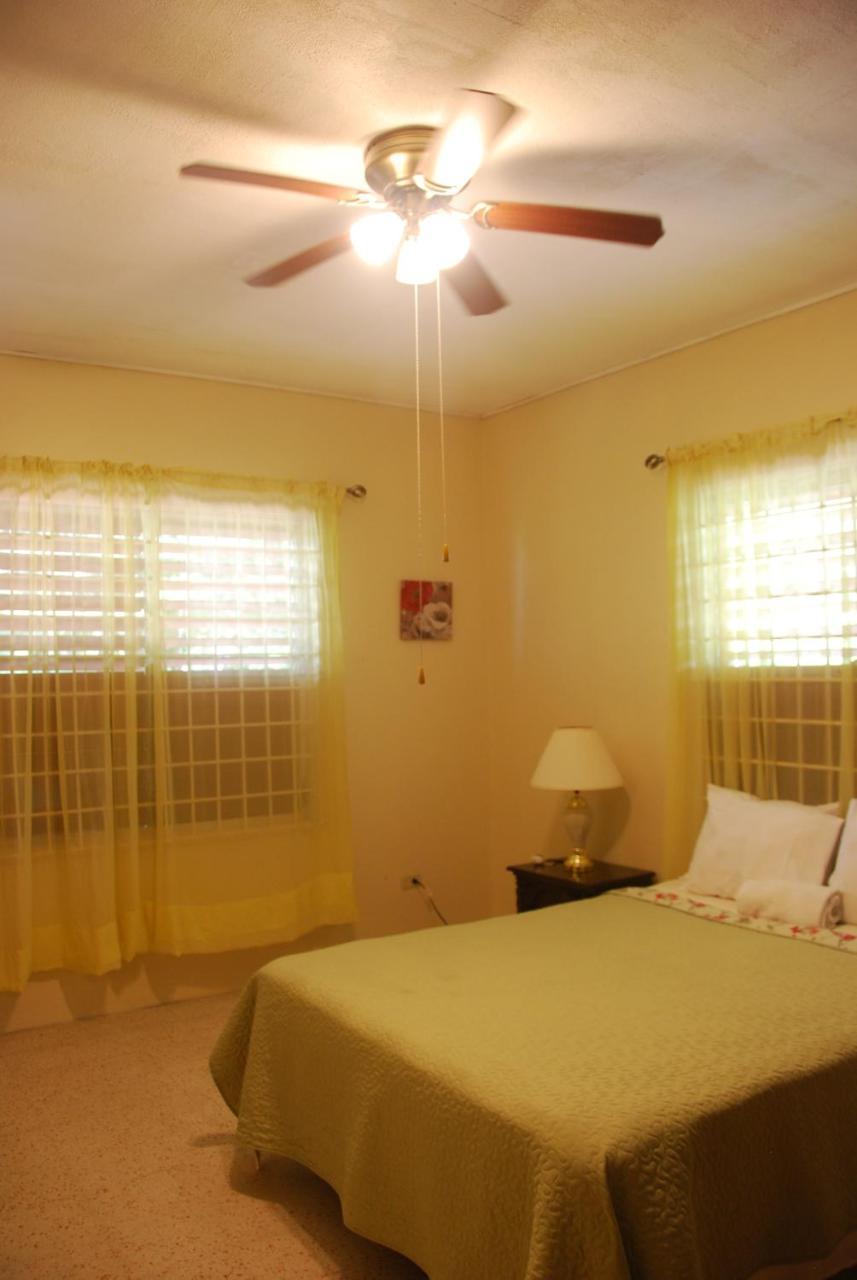 Hôtel Jacks Hill Tropical Arcadia à Kingston Extérieur photo